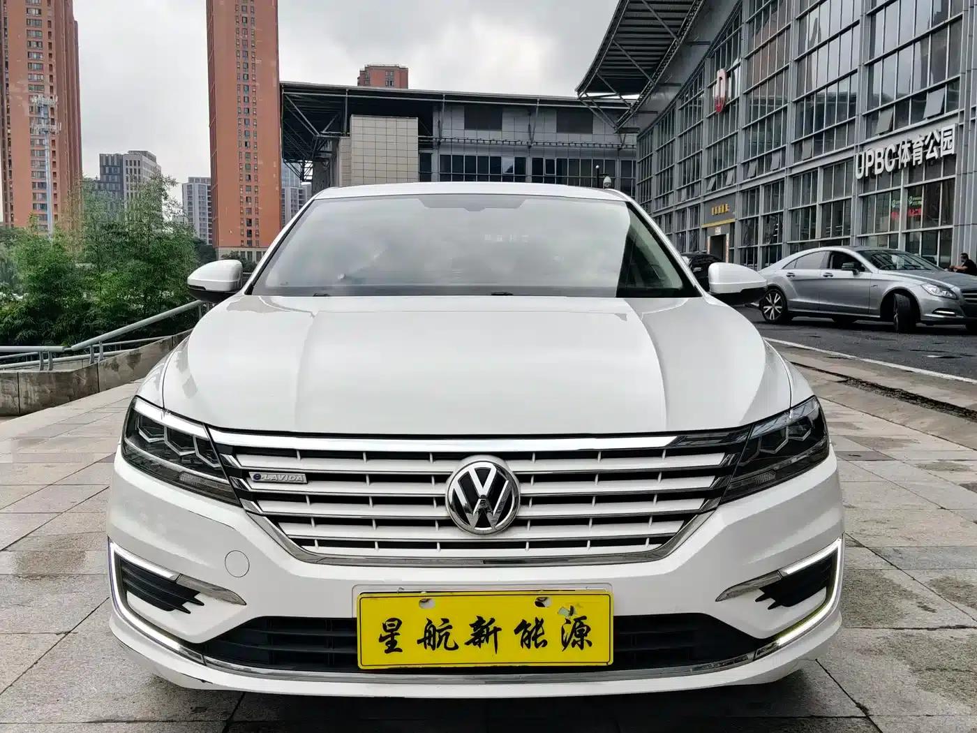2019 Volkswagen Lavida EV Premium Edition — миниатюра 3