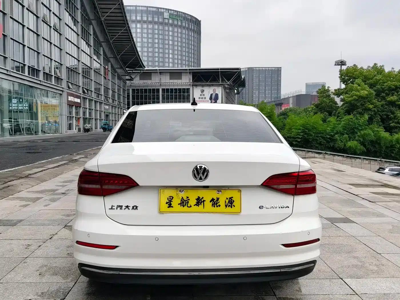 2019 Volkswagen Lavida EV Premium Edition — миниатюра 4