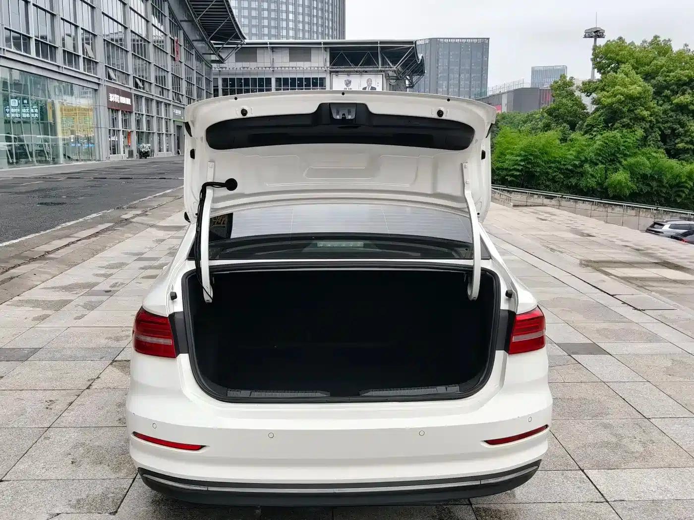2019 Volkswagen Lavida EV Premium Edition — миниатюра 7