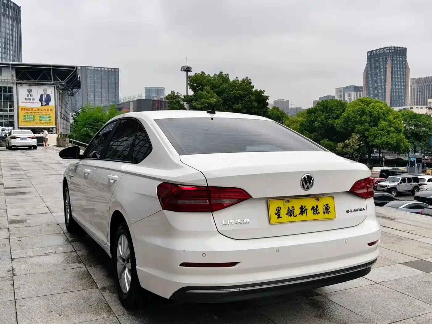 2019 Volkswagen Lavida EV Premium Edition — миниатюра 9