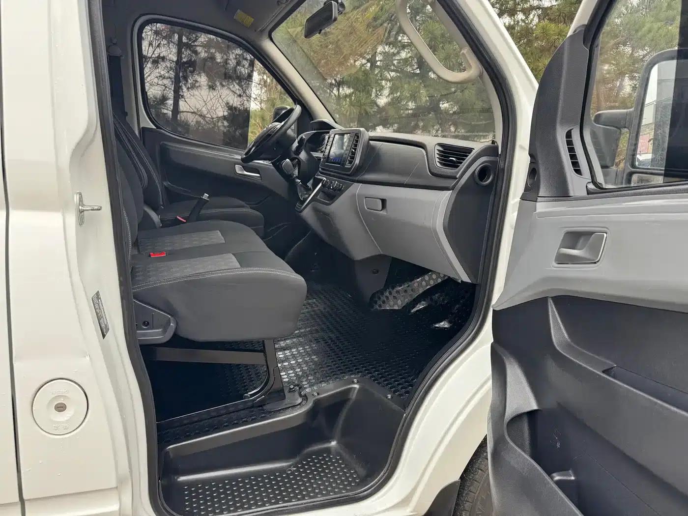 Xintu V80 2024 2.0T Manual Long Wheelbase 7-Seater — миниатюра 11