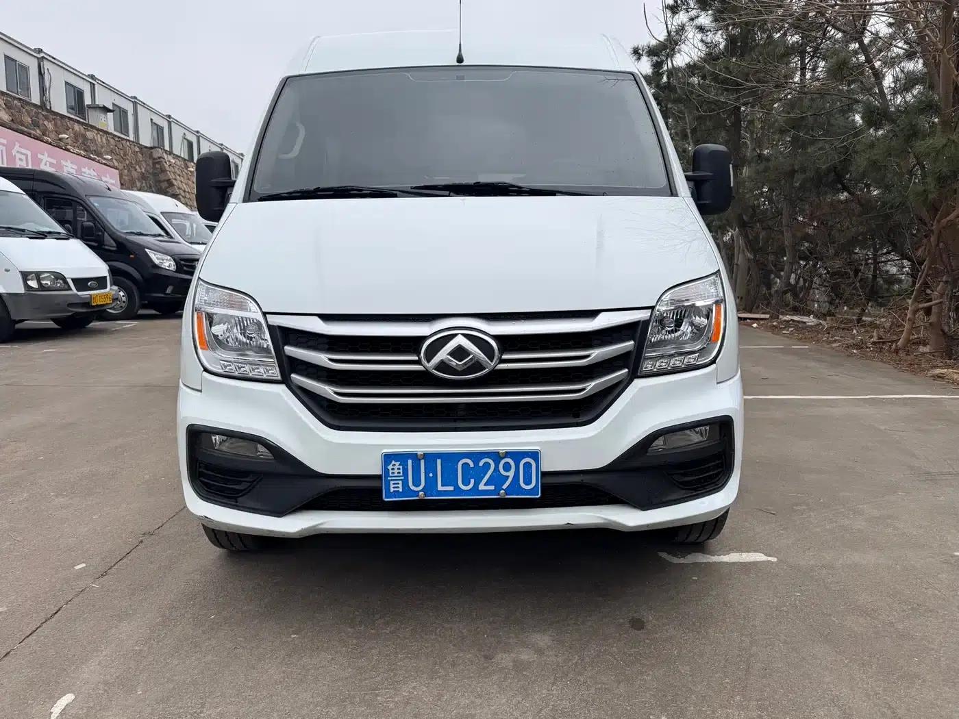 Xintu V80 2024 2.0T Manual Long Wheelbase 7-Seater — миниатюра 3