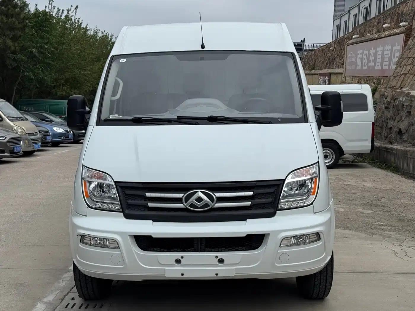 Xintu V80 2021 2.0T Manual Classic City Delivery King Long Wheelbase Mid-Roof 3-Seater — миниатюра 2