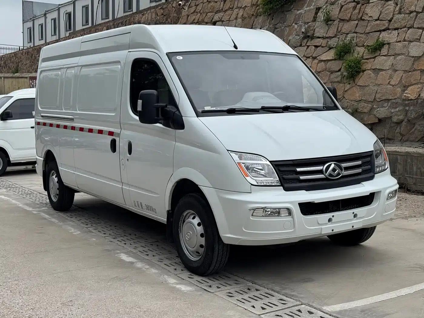 Xintu V80 2021 2.0T Manual Classic City Delivery King Long Wheelbase Mid-Roof 3-Seater — миниатюра 3