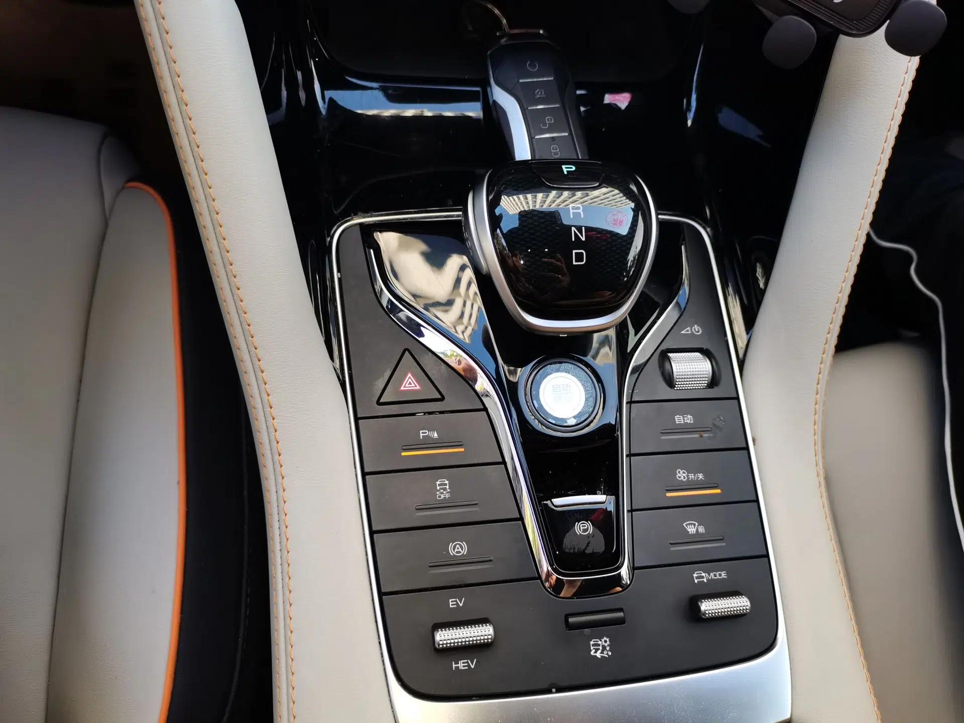 BYD Song New Energy DM-i 110km Flagship Model — миниатюра 14