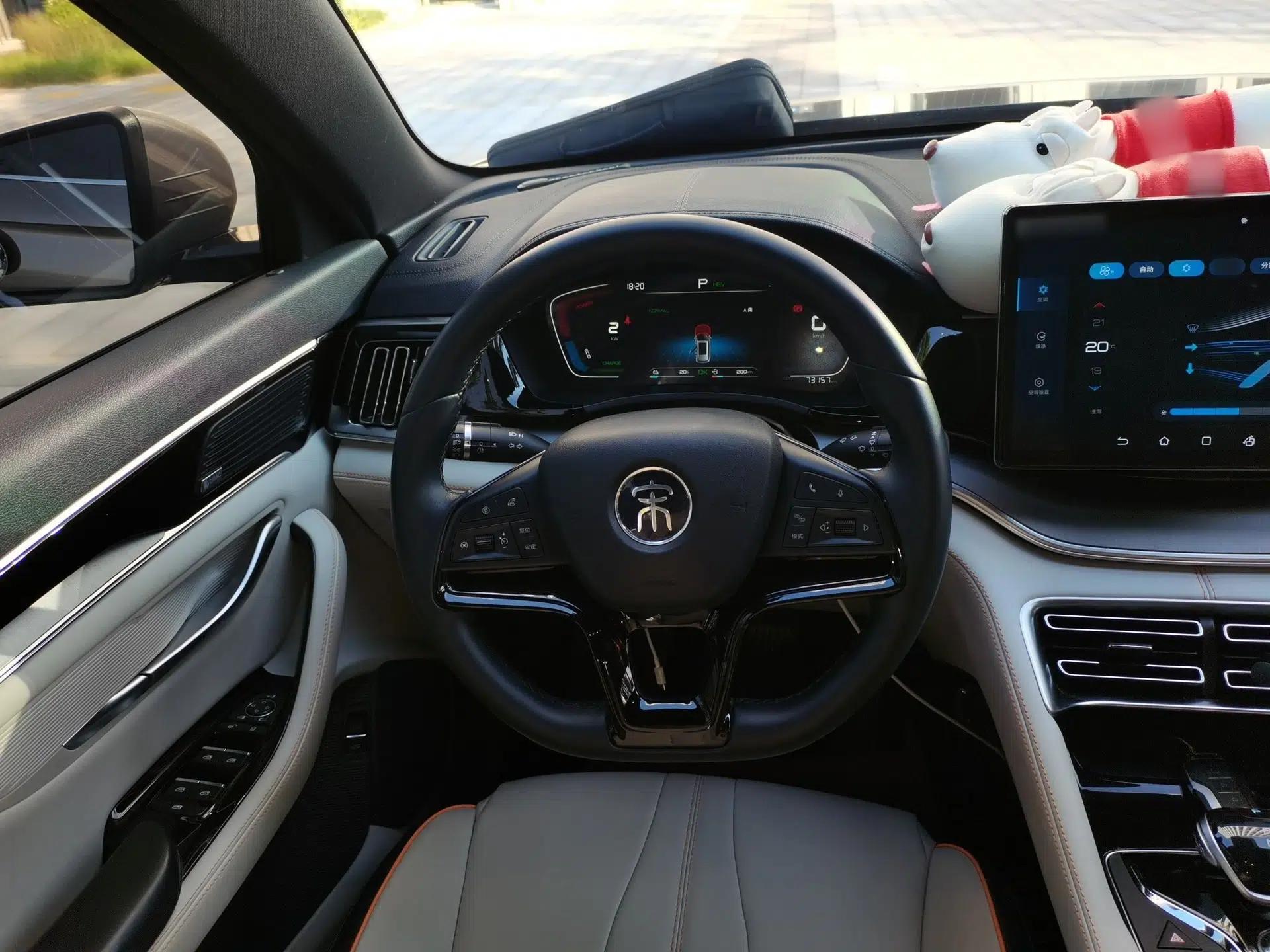 BYD Song New Energy DM-i 110km Flagship Model — миниатюра 10