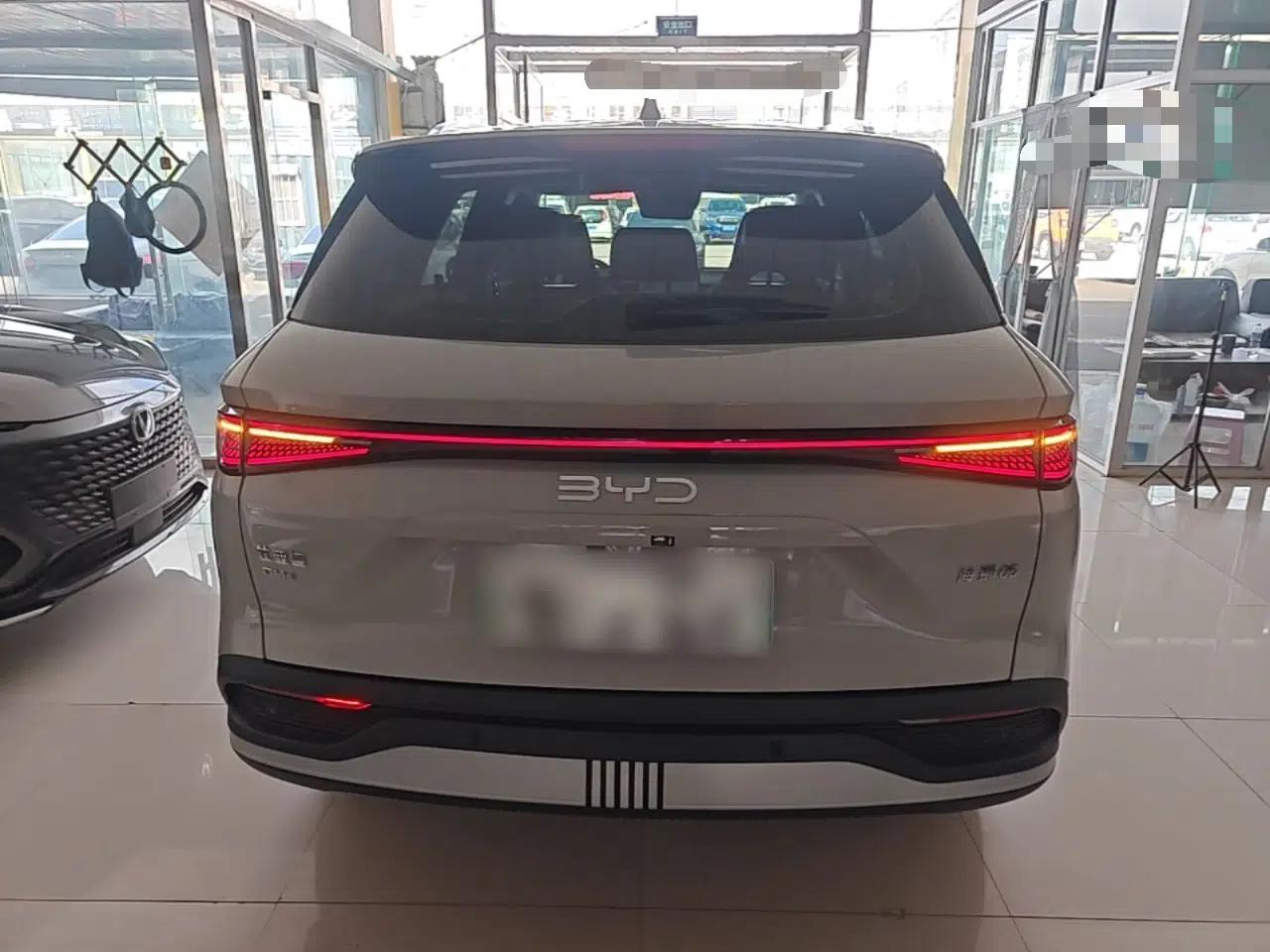 BYD Sealion 05 DM-i 2025 DM-i 75KM Prestige Model — миниатюра 5