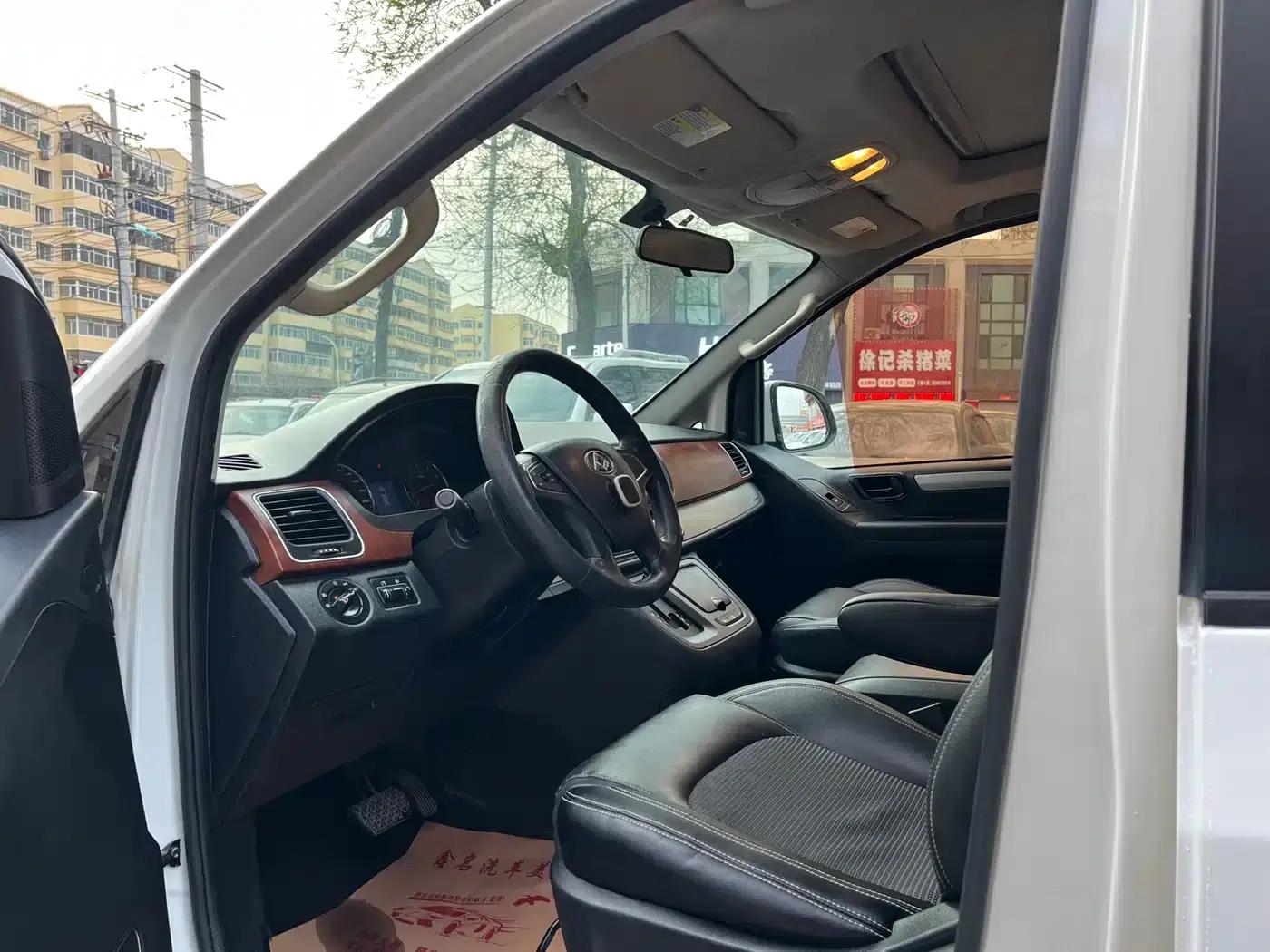 Maxus G10 2016 2.0T Automatic Executive Edition — миниатюра 9
