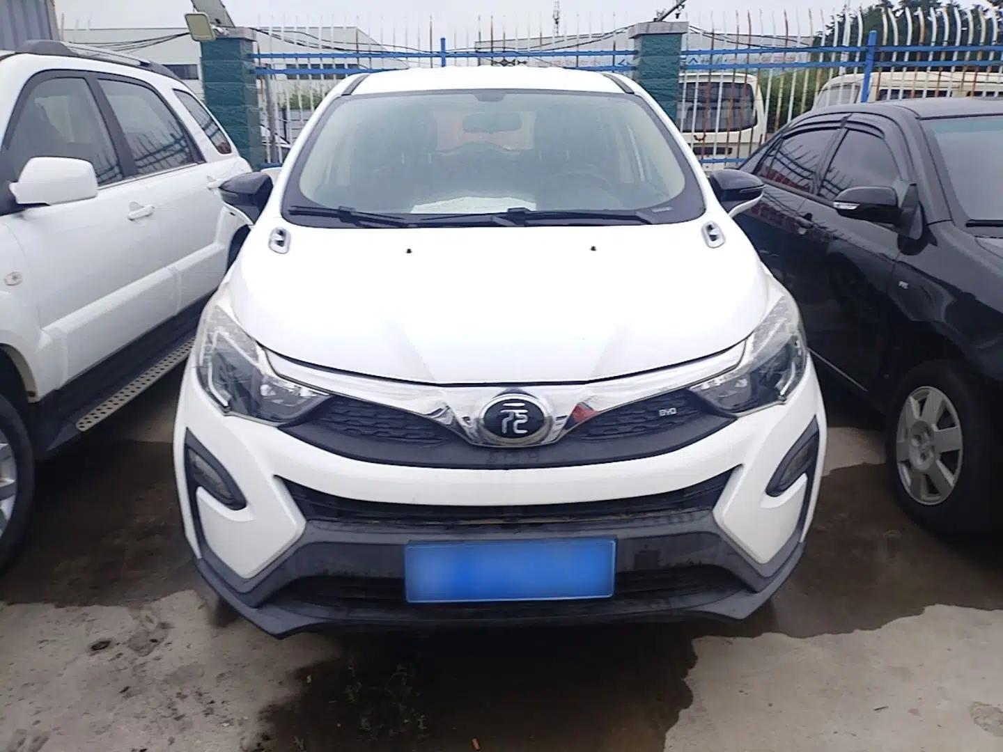BYD Yuan 2017 1.5L Automatic Cool & Connected Model — миниатюра 2
