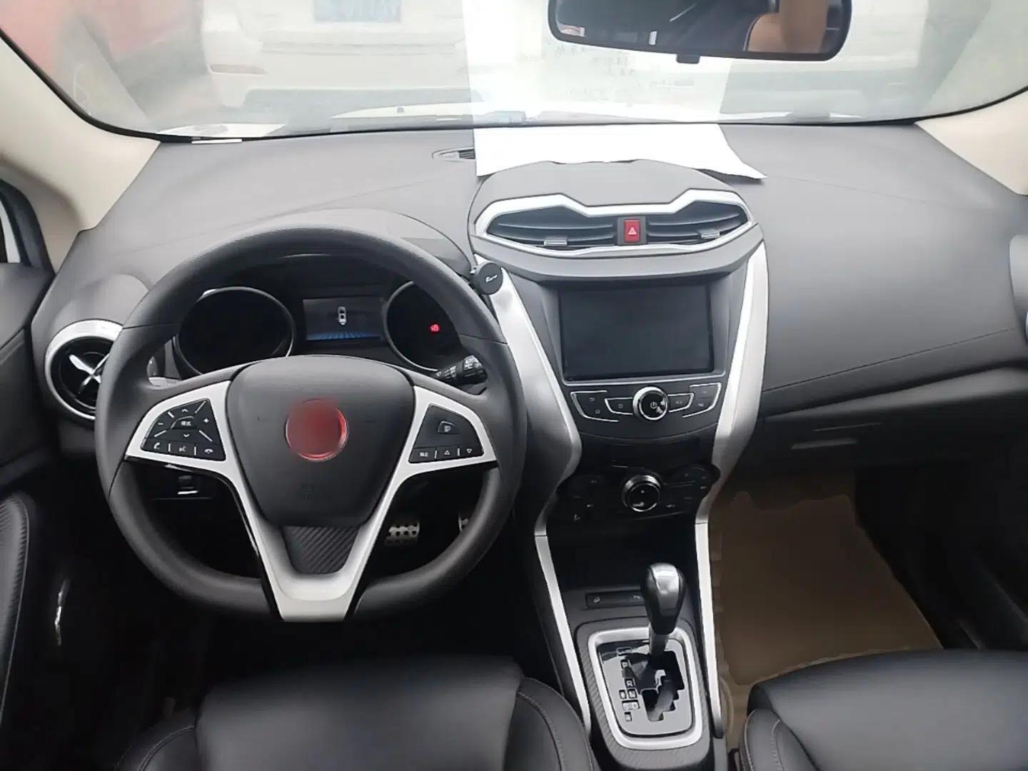 BYD Yuan 2017 1.5L Automatic Cool & Connected Model — миниатюра 17