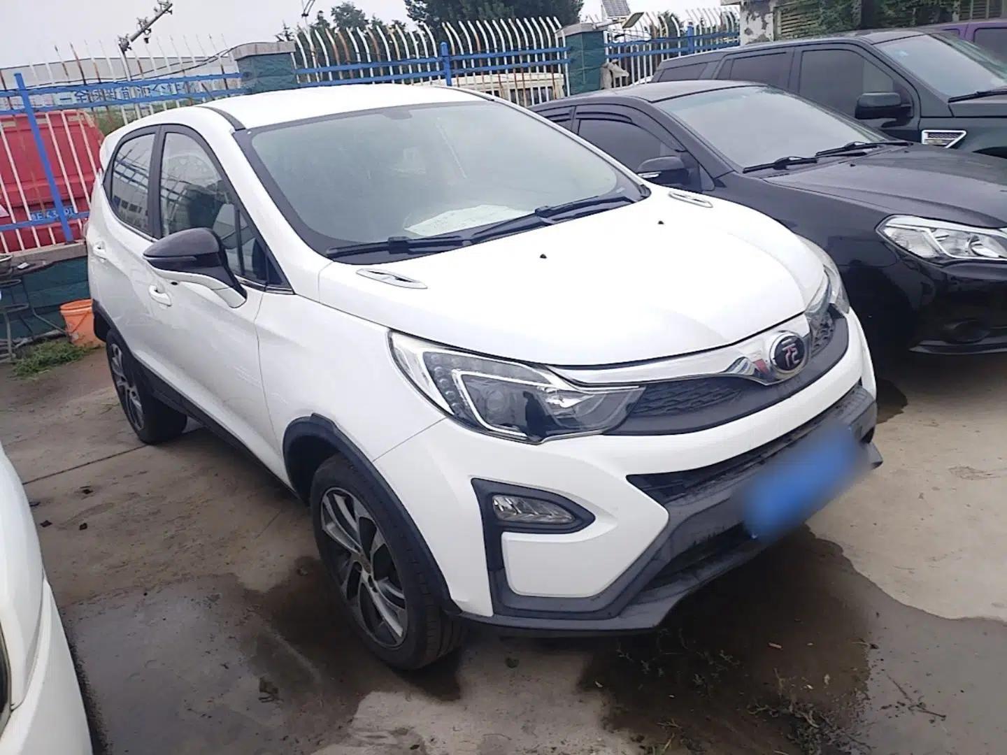 BYD Yuan 2017 1.5L Automatic Cool & Connected Model — миниатюра 3