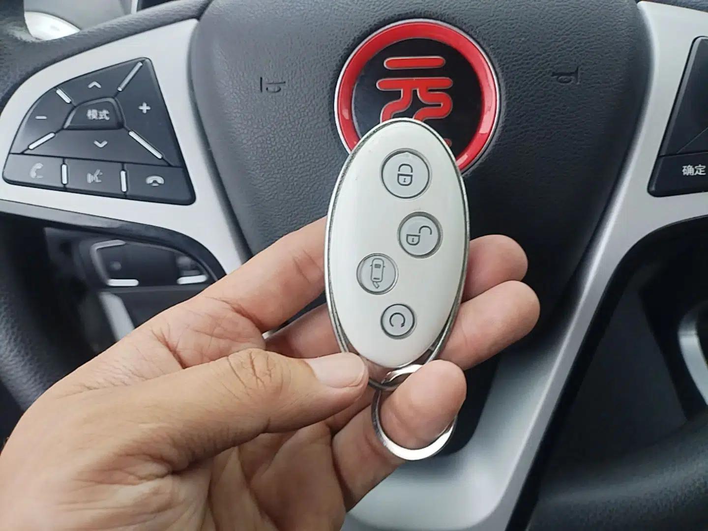 BYD Yuan 2017 1.5L Automatic Cool & Connected Model — миниатюра 28