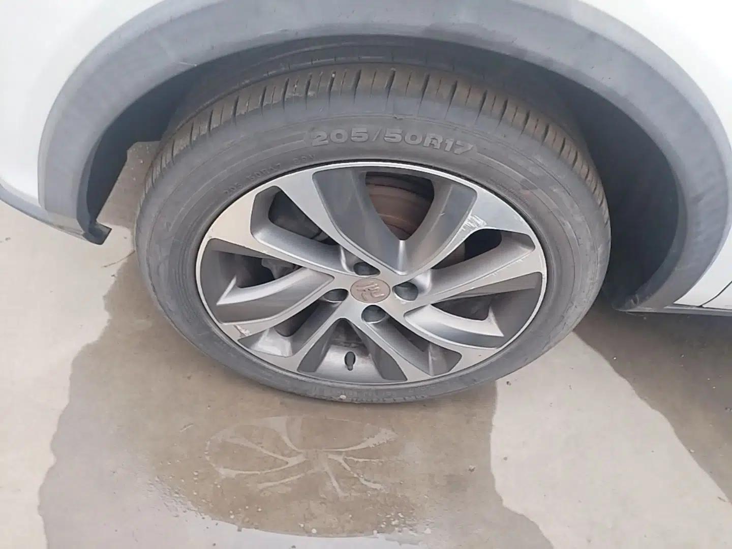BYD Yuan 2017 1.5L Automatic Cool & Connected Model — миниатюра 10