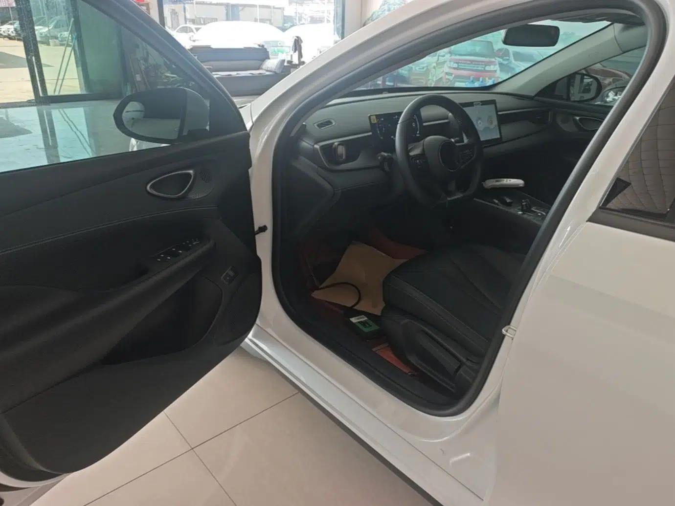 BYD Seal 05 DM-i 2025 DM-i Smart Drive 55KM Luxury Model — миниатюра 18