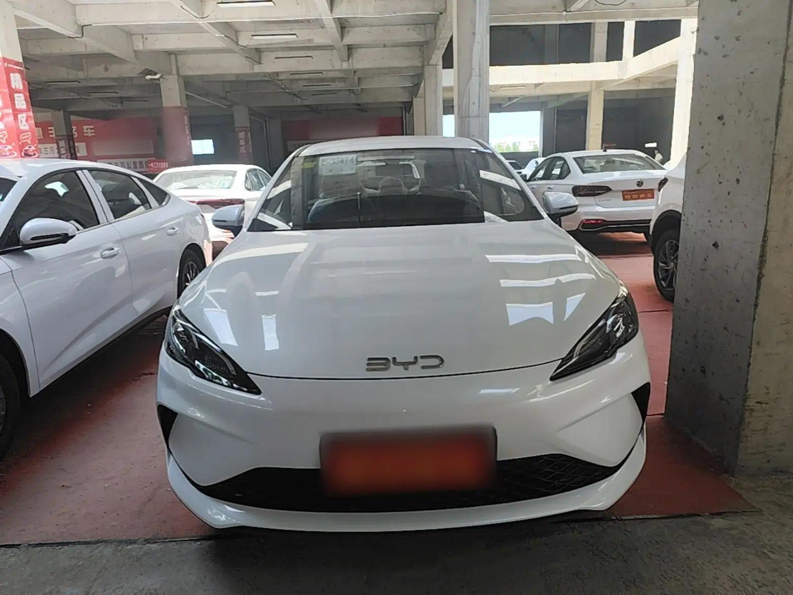 BYD Seal 05 DM-i 2026 DM-i 128KM Luxury Edition — миниатюра 2