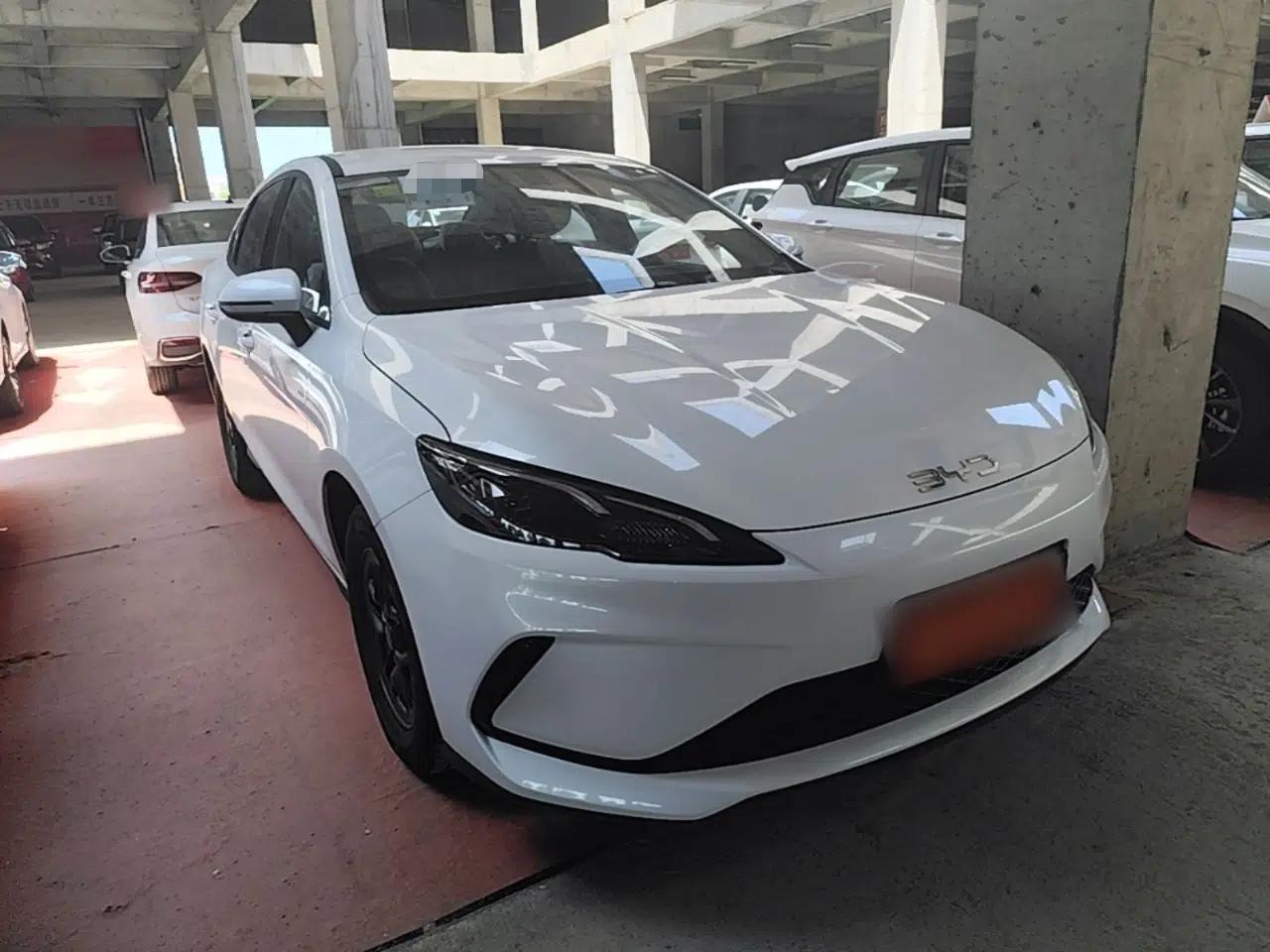 BYD Seal 05 DM-i 2026 DM-i 128KM Luxury Edition — миниатюра 3