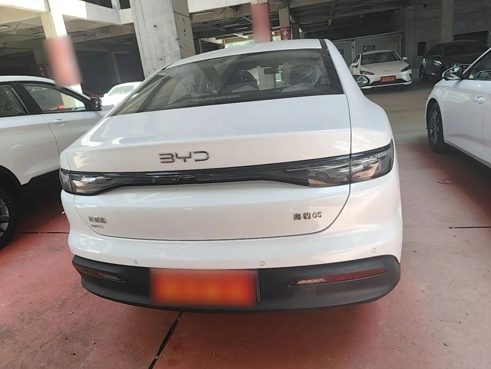 BYD Seal 05 DM-i 2026 DM-i 128KM Luxury Edition — миниатюра 5