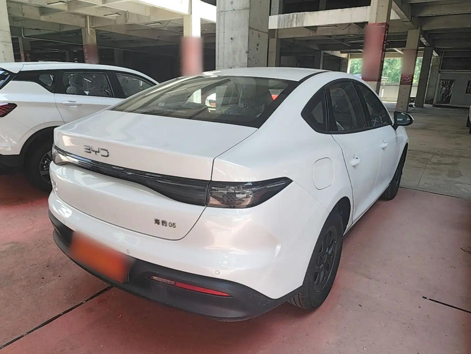 BYD Seal 05 DM-i 2026 DM-i 128KM Luxury Edition — миниатюра 6