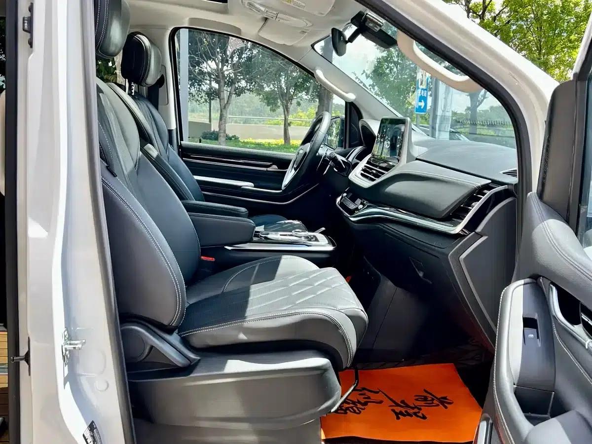 Maxus G20 2023 Facelift PLUS 2.0T Gasoline Automatic Luxury Edition — миниатюра 8
