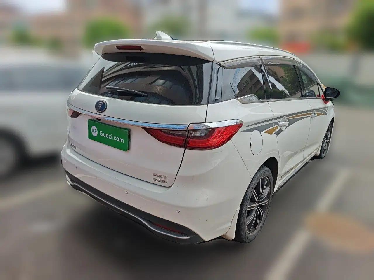 BYD Song MAX New Energy 2019 DM 1.5T Smart Connect Zhiyao Model 7 Seats China V Emission Standard — миниатюра 6