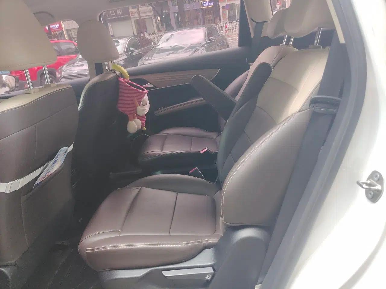 BYD Song MAX New Energy 2022 DM-i 105KM Executive Edition — миниатюра 17
