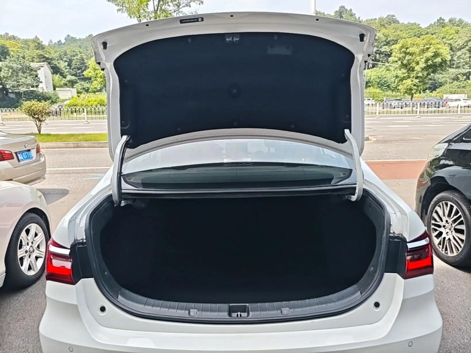 BYD Qin 2019 1.5L Automatic Prestige Model — миниатюра 22