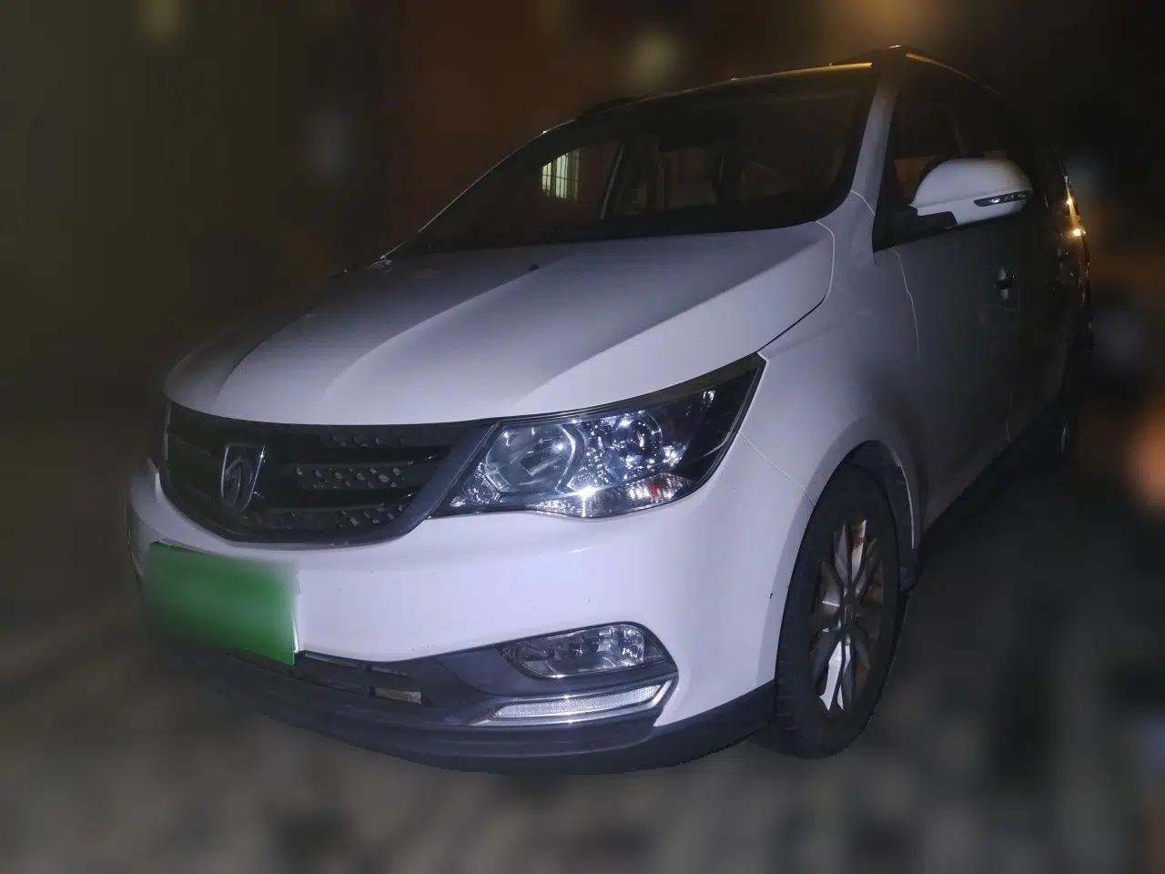 Baojun 730 2016 1.5L Manual Comfort Version 7 Seats China V Emission Standard — миниатюра 1