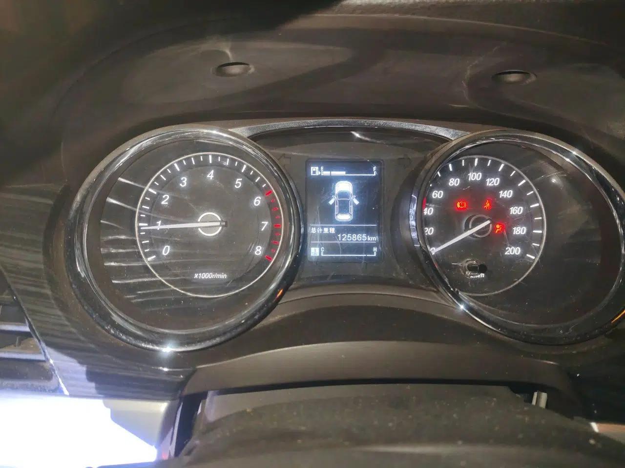 Baojun 730 2016 1.5L Manual Comfort Version 7 Seats China V Emission Standard — миниатюра 11