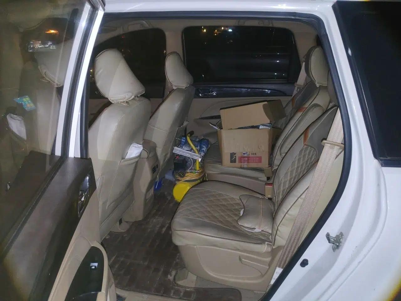 Baojun 730 2016 1.5L Manual Comfort Version 7 Seats China V Emission Standard — миниатюра 17