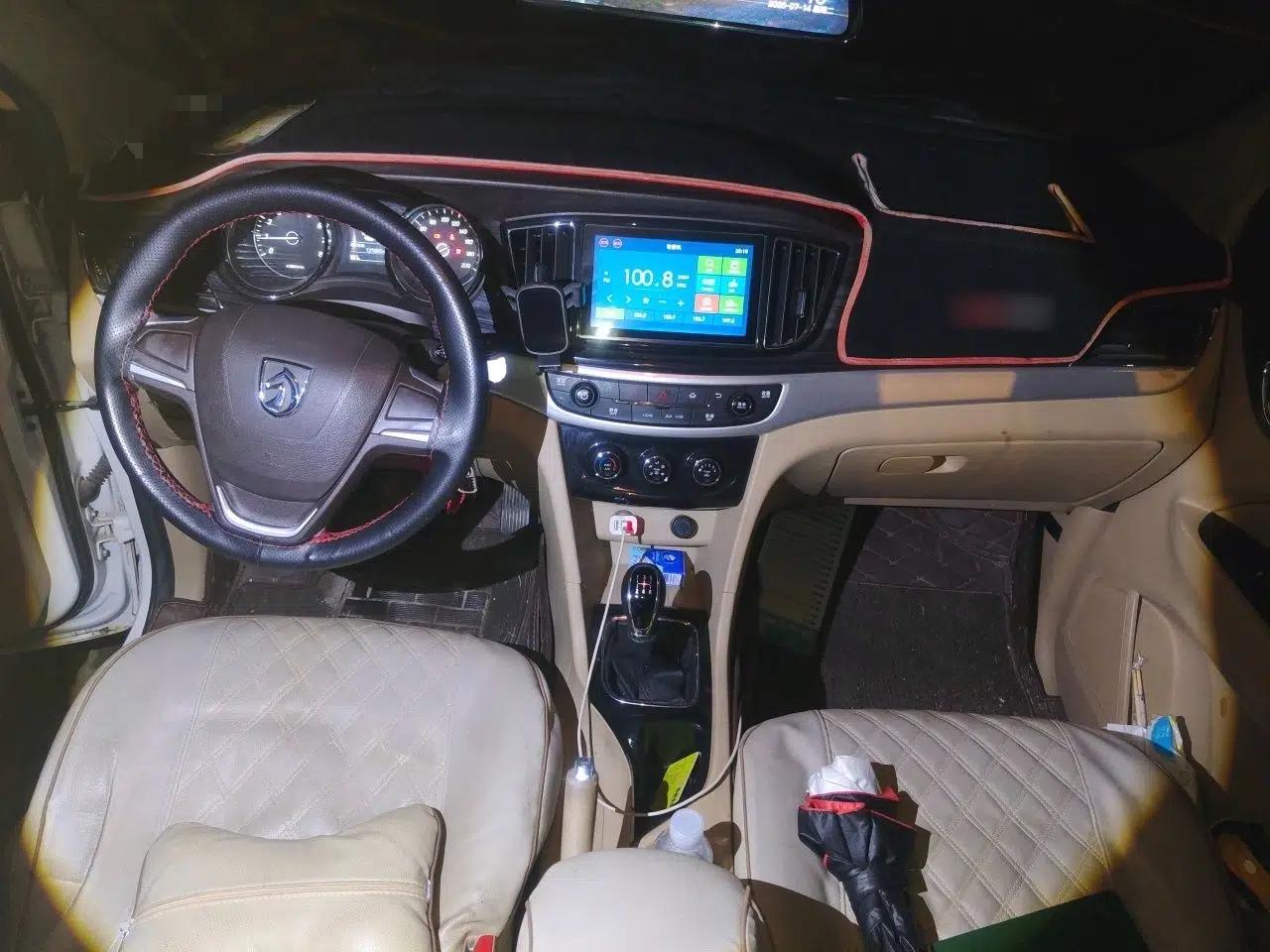 Baojun 730 2016 1.5L Manual Comfort Version 7 Seats China V Emission Standard — миниатюра 9