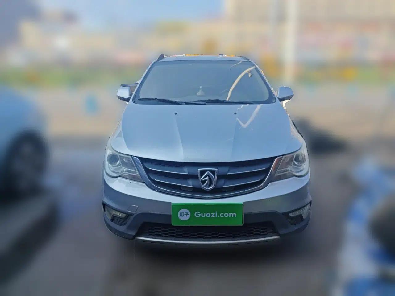 Baojun 730 2014 1.5L manual standard trim 7 seats — миниатюра 2