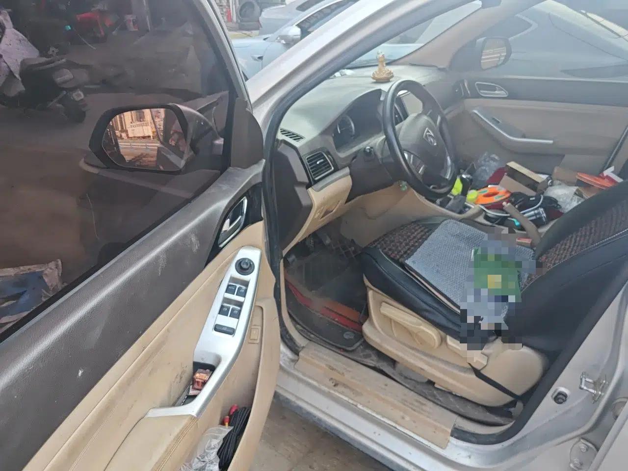 Baojun 730 2014 1.5L manual standard trim 7 seats — миниатюра 16