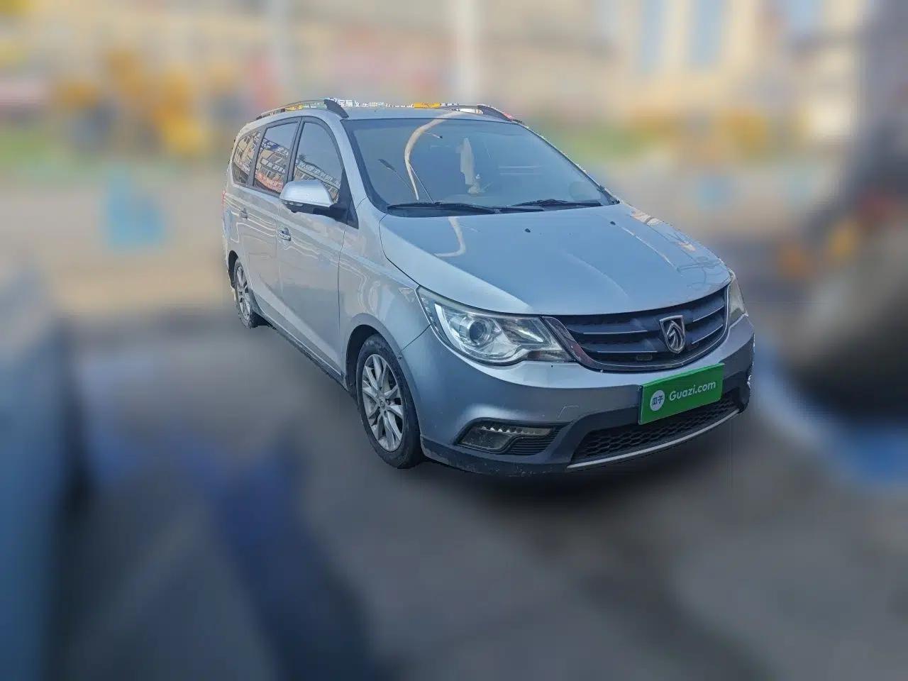 Baojun 730 2014 1.5L manual standard trim 7 seats — миниатюра 3