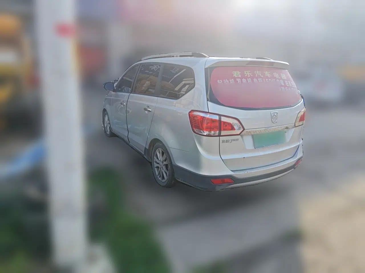 Baojun 730 2014 1.5L manual standard trim 7 seats — миниатюра 4
