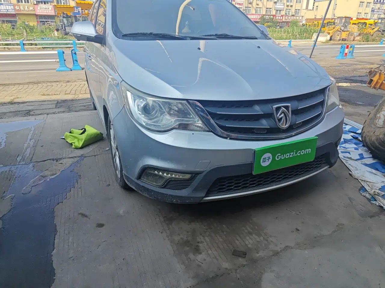 Baojun 730 2014 1.5L manual standard trim 7 seats — миниатюра 7