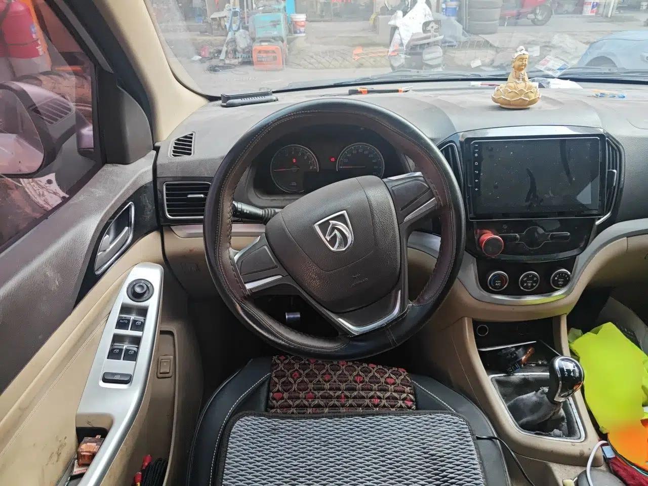 Baojun 730 2014 1.5L manual standard trim 7 seats — миниатюра 10