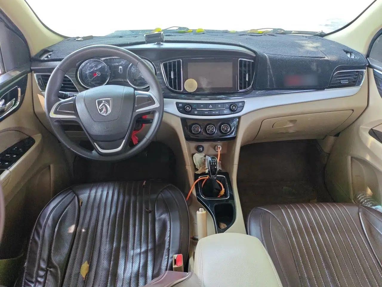 Baojun 730 2016 1.5L Manual Comfort Version 7 Seats China V Emission Standard — миниатюра 9