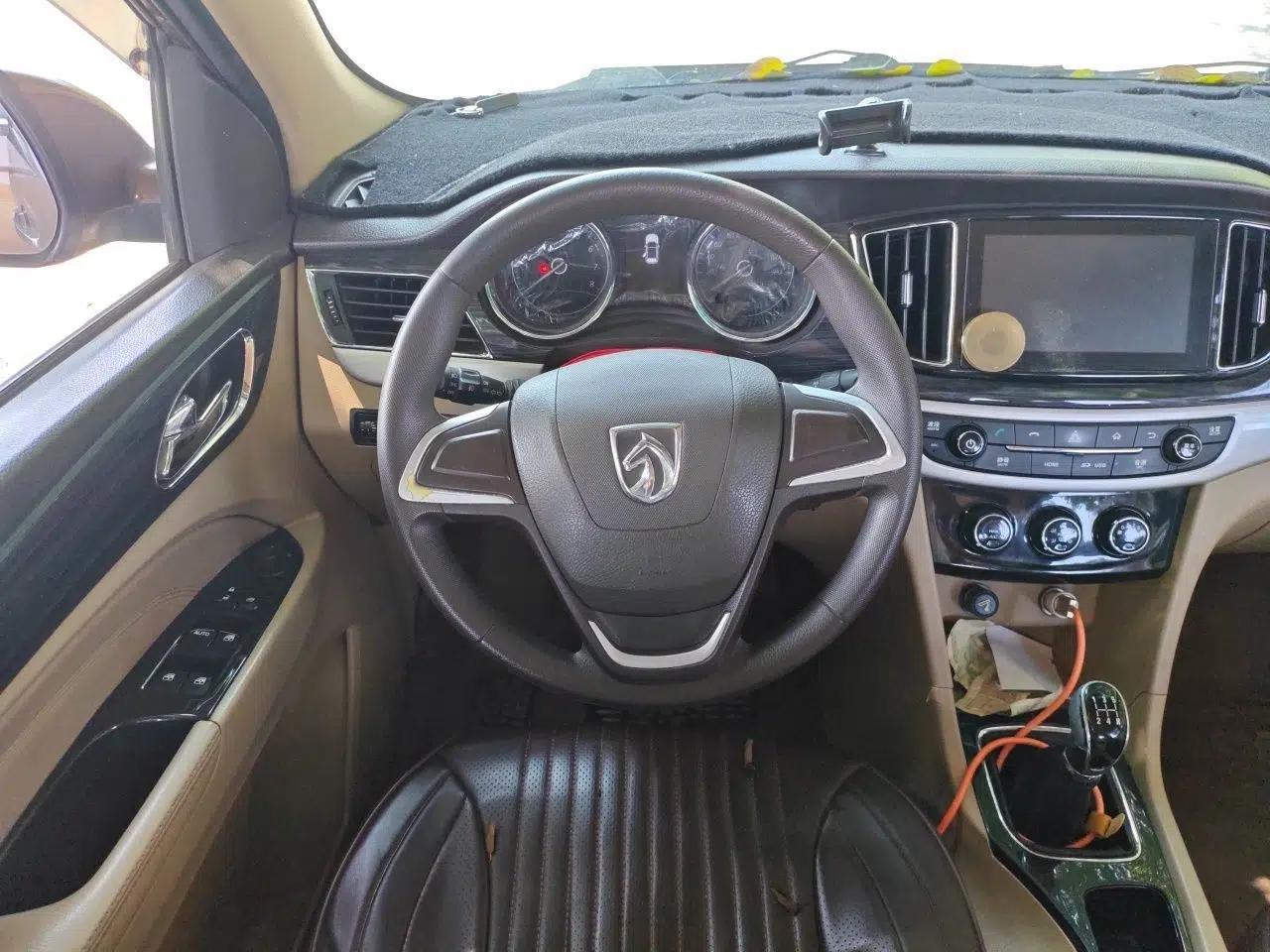 Baojun 730 2016 1.5L Manual Comfort Version 7 Seats China V Emission Standard — миниатюра 10