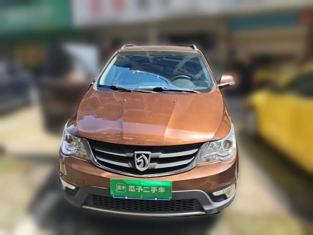 Baojun 730 2014 1.5L manual Comfort version 7 seats — миниатюра 2