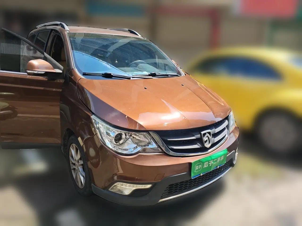 Baojun 730 2014 1.5L manual Comfort version 7 seats — миниатюра 3