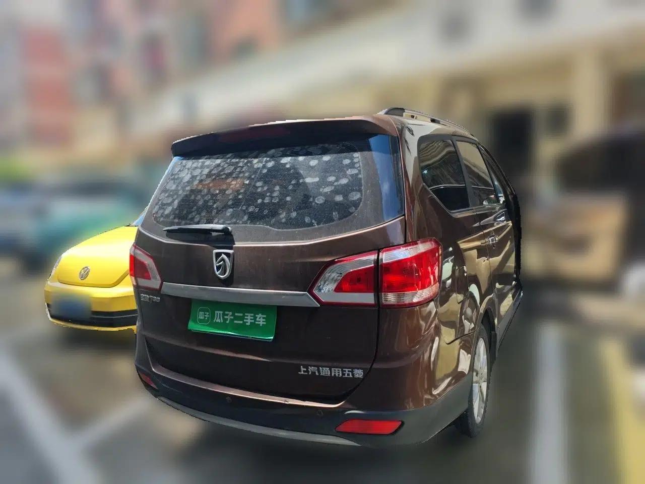 Baojun 730 2014 1.5L manual Comfort version 7 seats — миниатюра 6