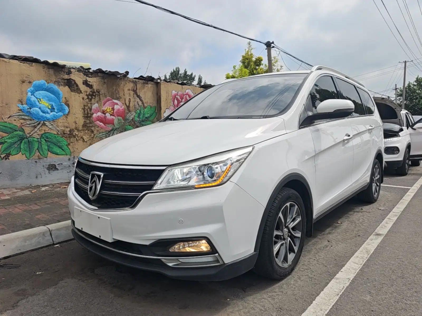 Baojun 730 2017 1.5T DCT Fashion Edition 7-Seater China V Emission Standard — миниатюра 2