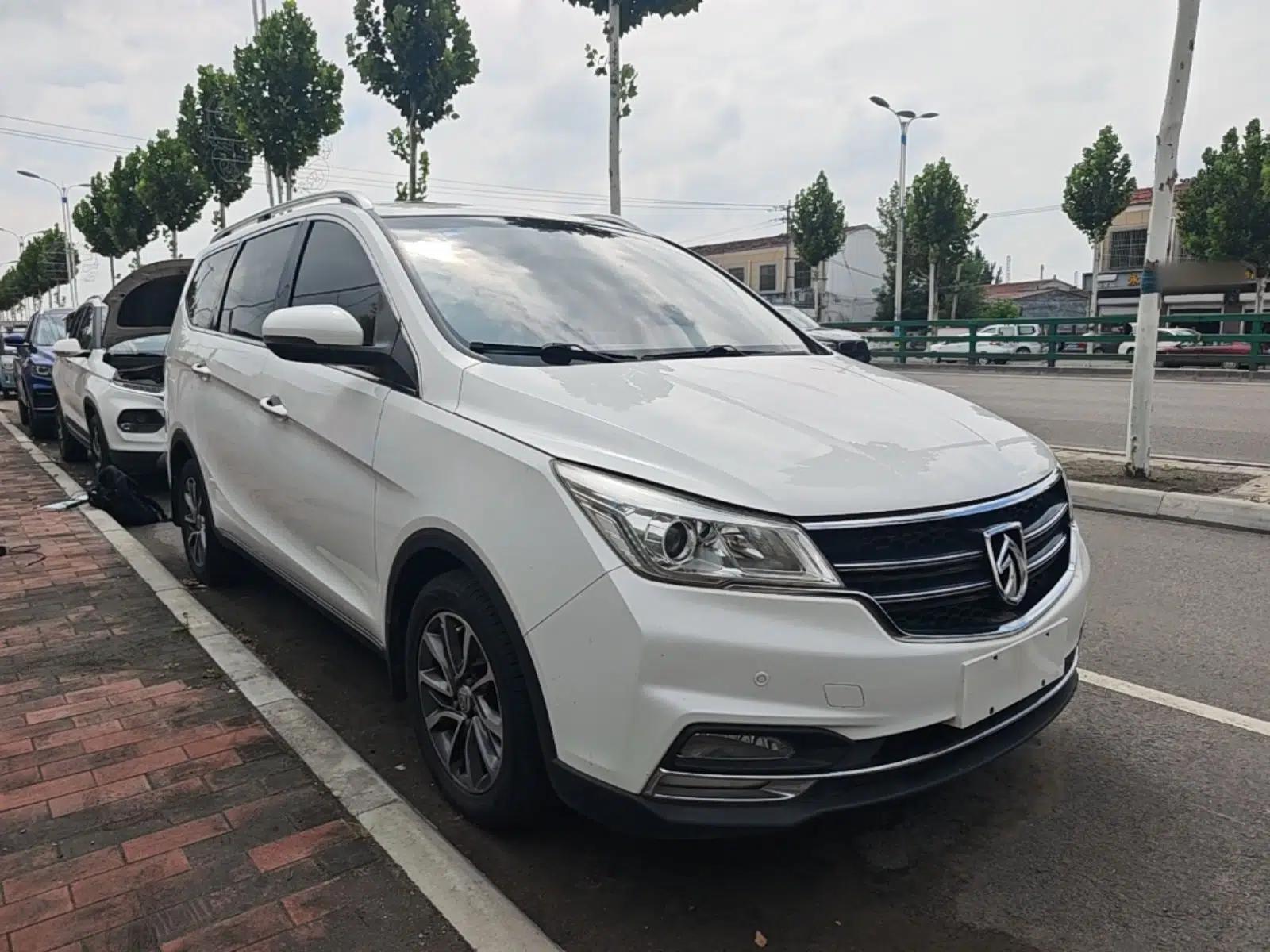 Baojun 730 2017 1.5T DCT Fashion Edition 7-Seater China V Emission Standard — миниатюра 3