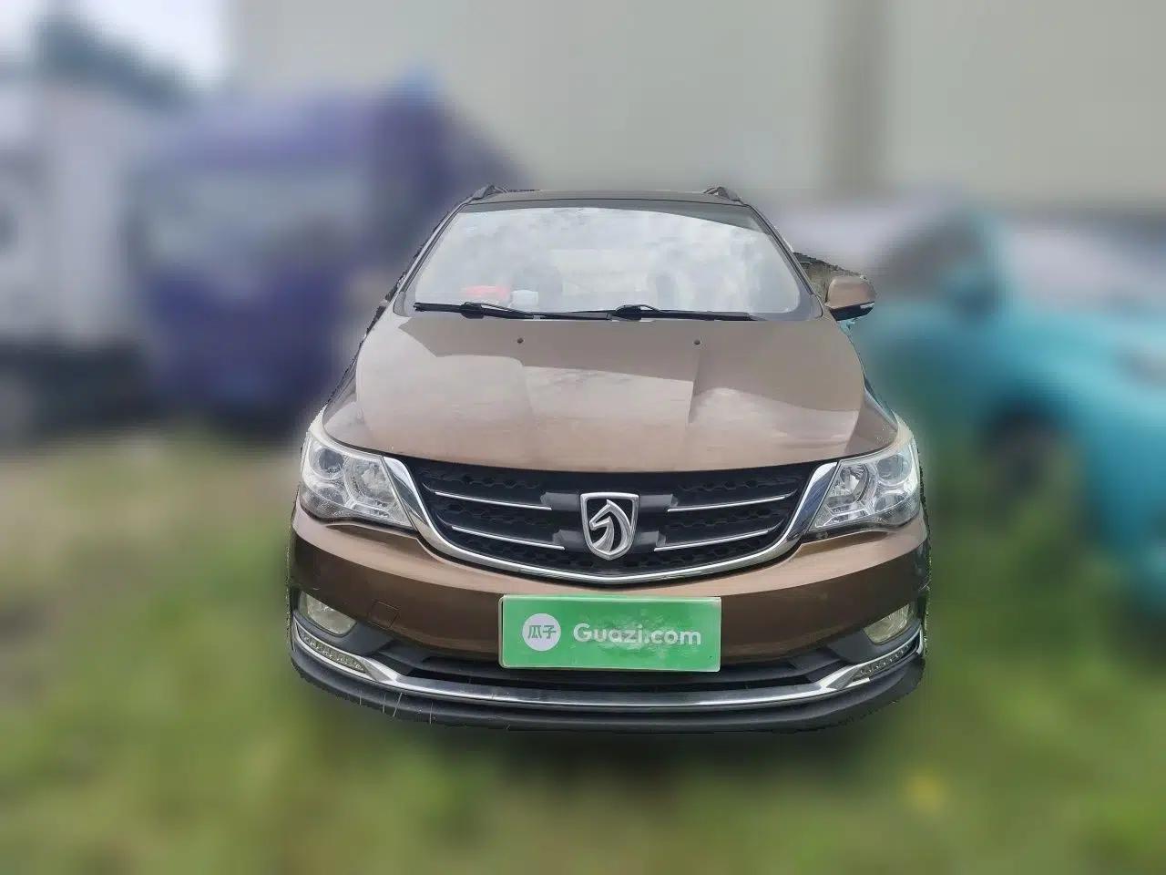 Baojun 730 2016 1.5L Manual Luxury Edition 7 Seats — миниатюра 2