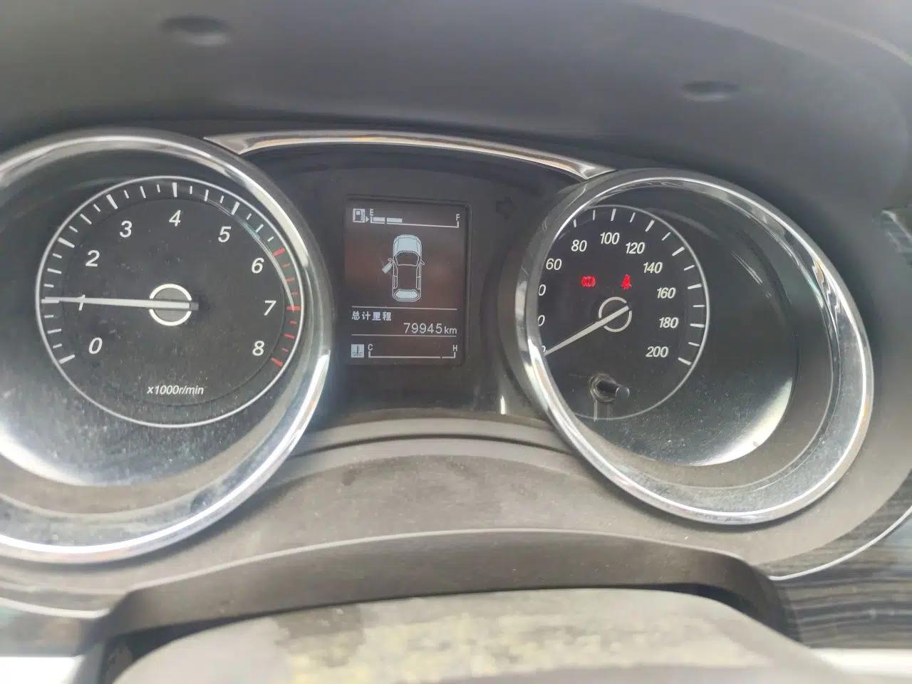 Baojun 730 2016 1.5L Manual Luxury Edition 7 Seats — миниатюра 12