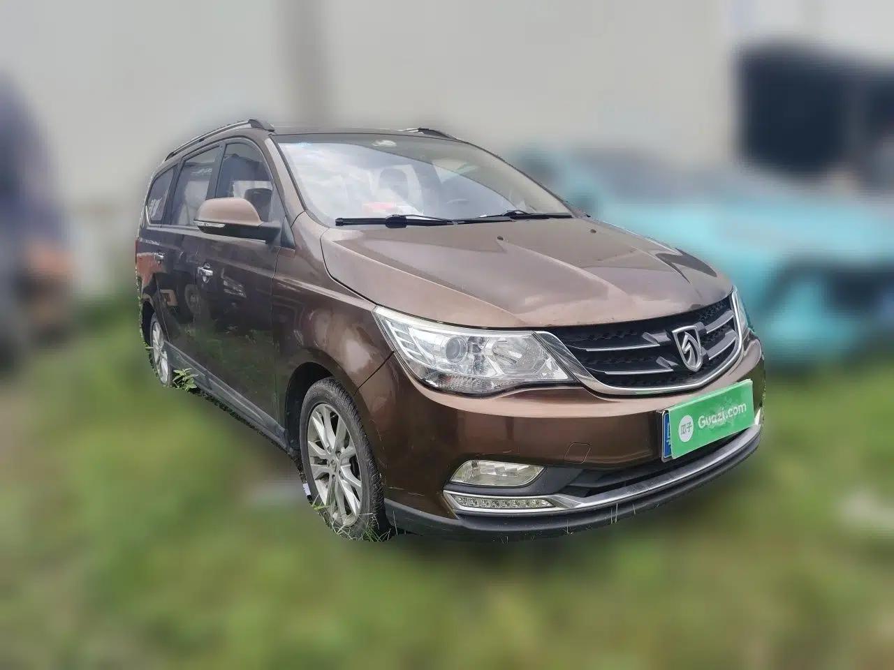 Baojun 730 2016 1.5L Manual Luxury Edition 7 Seats — миниатюра 3