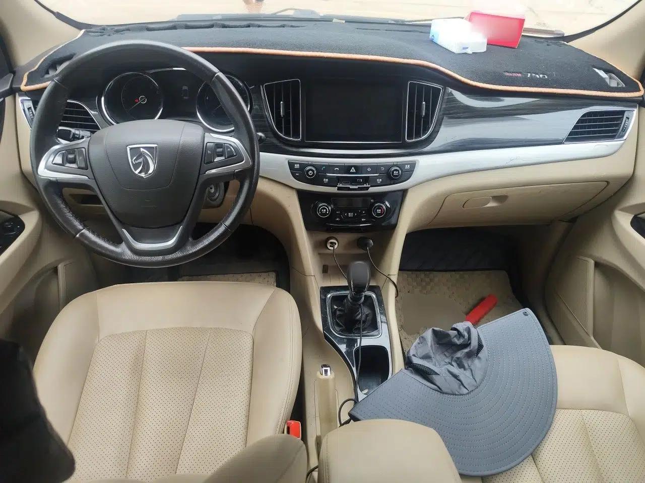 Baojun 730 2016 1.5L Manual Luxury Edition 7 Seats — миниатюра 9