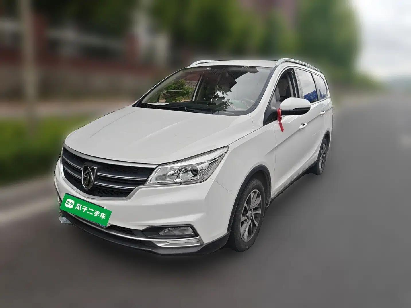 Baojun 730 2019 1.5L Manual Fashion Model 7-seater National V — миниатюра 1