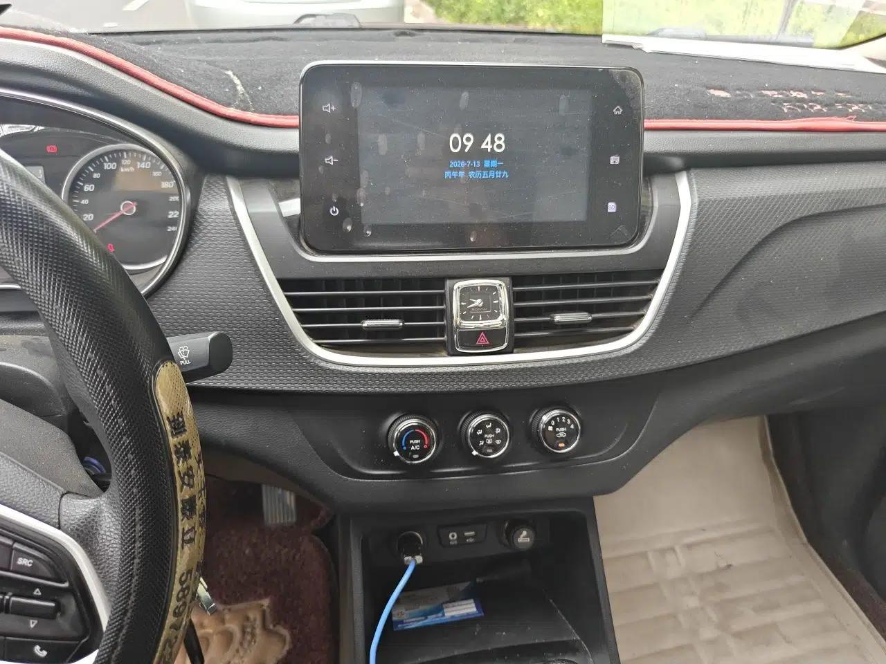 Baojun 730 2019 1.5L Manual Fashion Model 7-seater National V — миниатюра 13