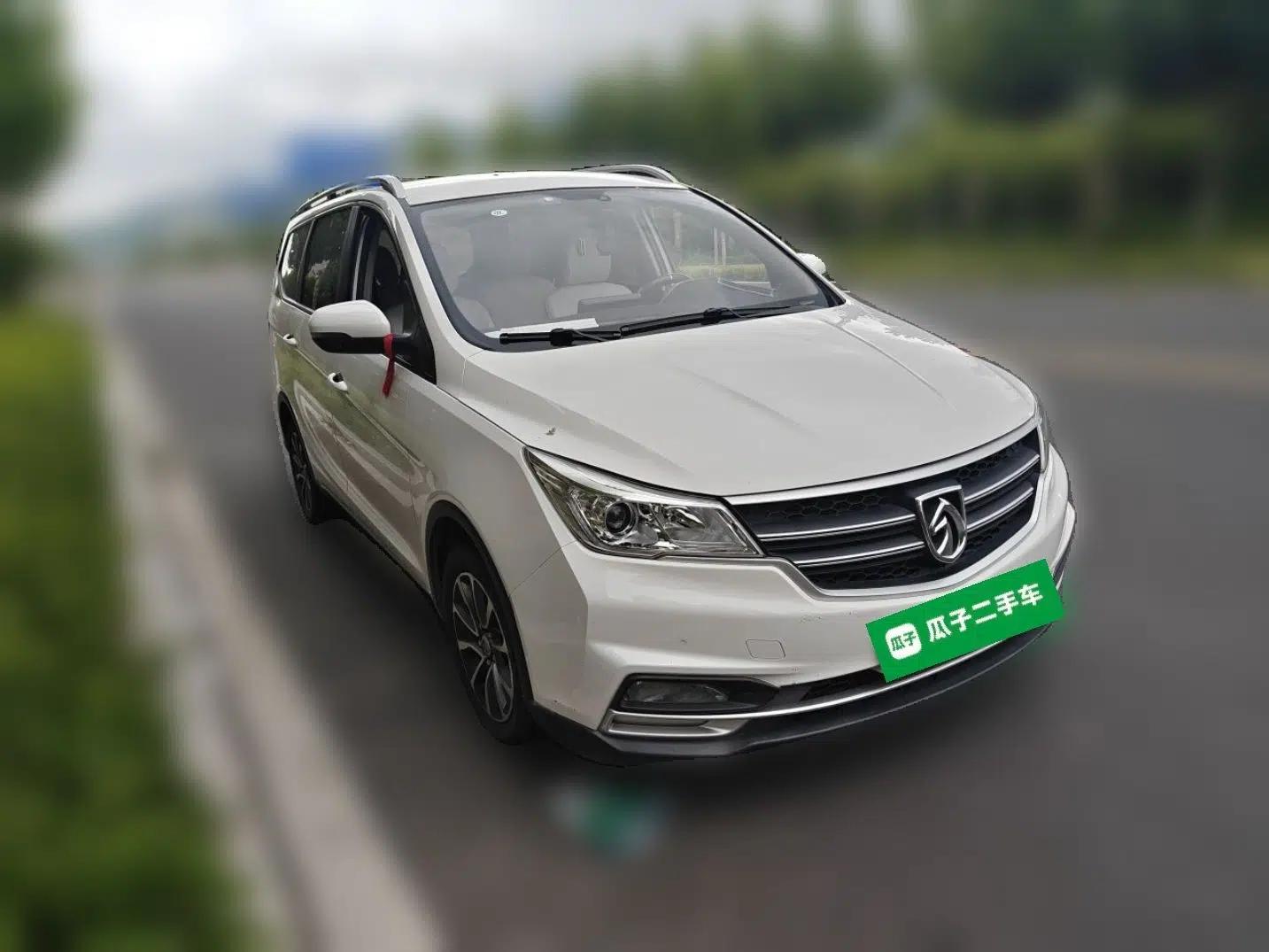 Baojun 730 2019 1.5L Manual Fashion Model 7-seater National V — миниатюра 3